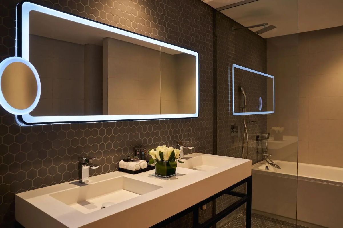 Отель Mövenpick Jumeirah Village Triangle