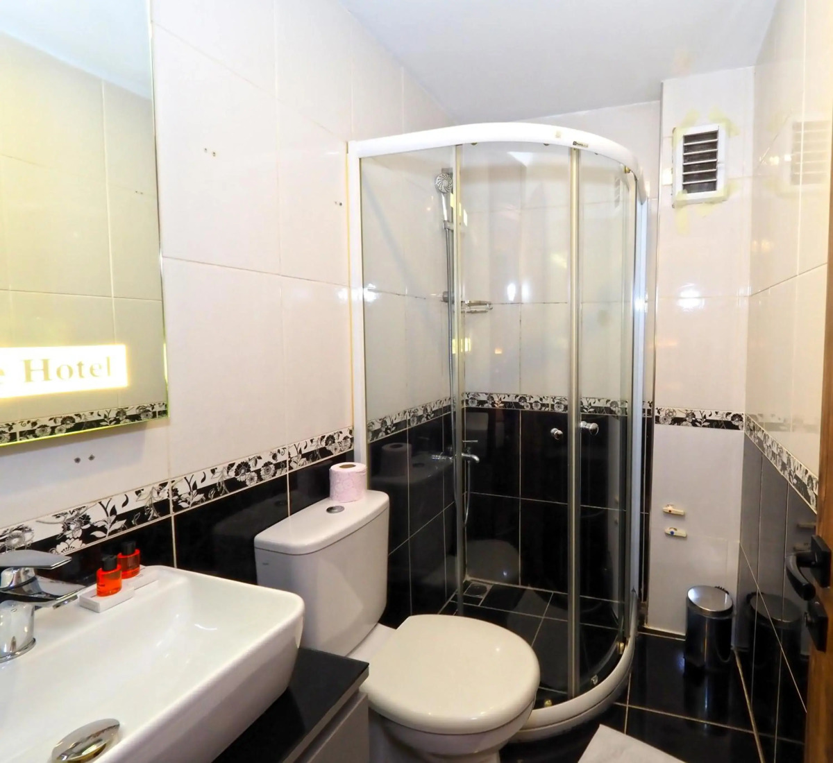 Seres Hotel Old City