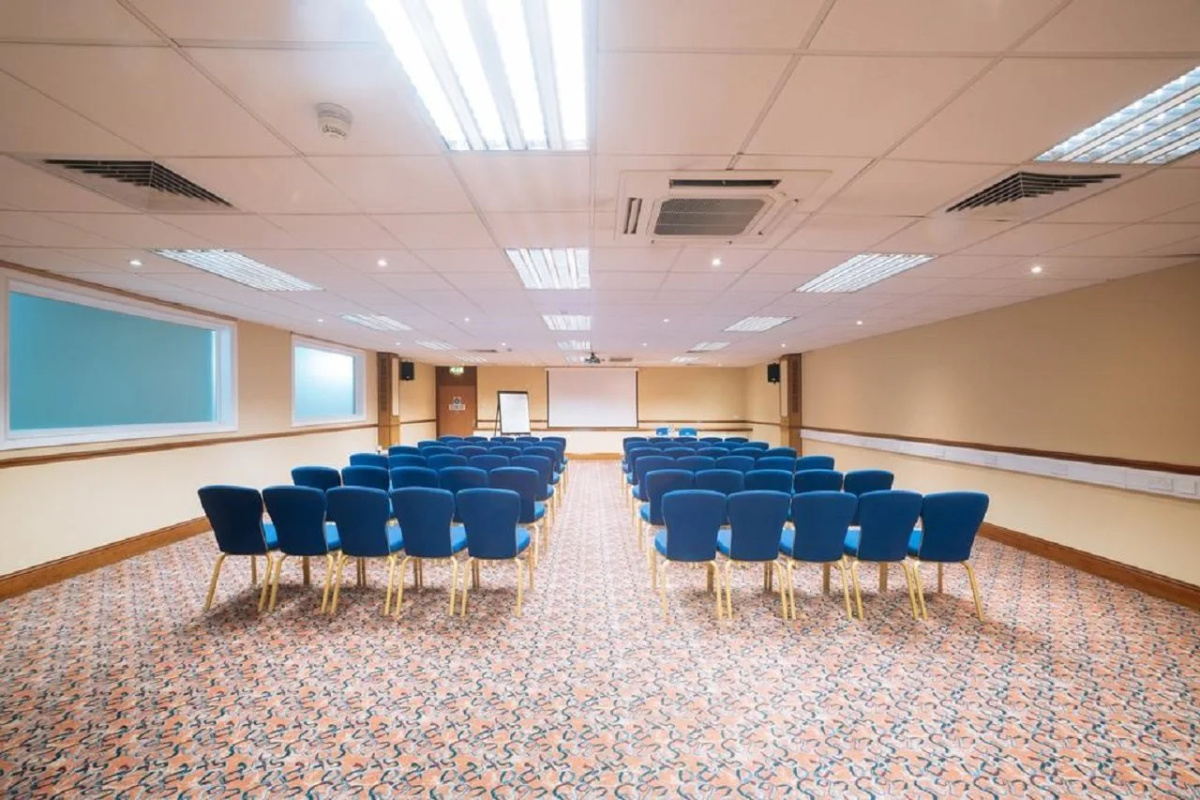 Renaissance London Heathrow Hotel