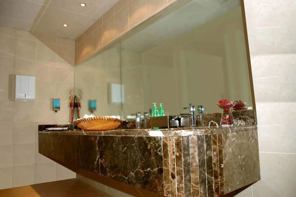 Отель The Park Hotel Formerly Al Jawhara Gardens