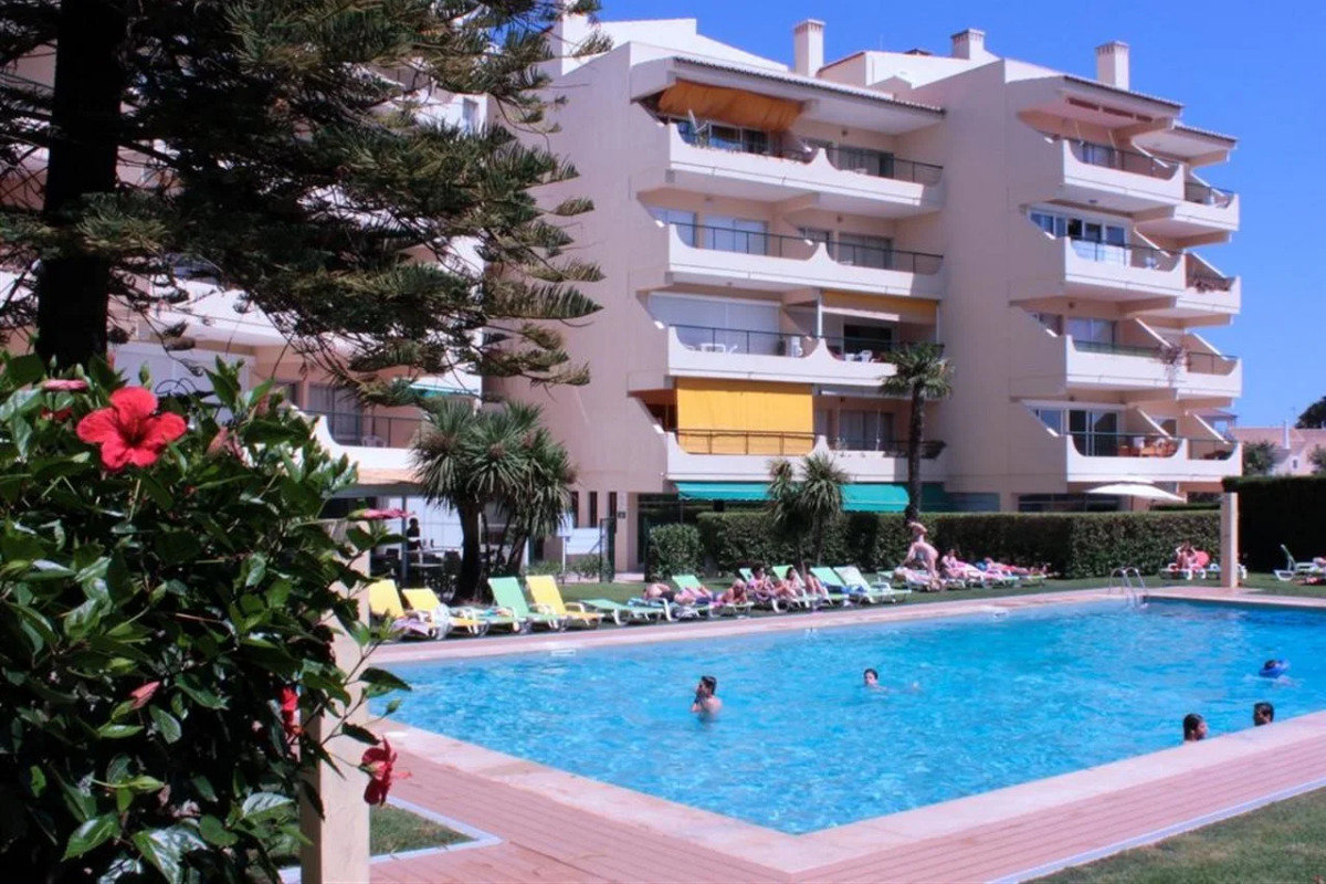 Parque Mourabel, Oasis Village, Pe do Lago