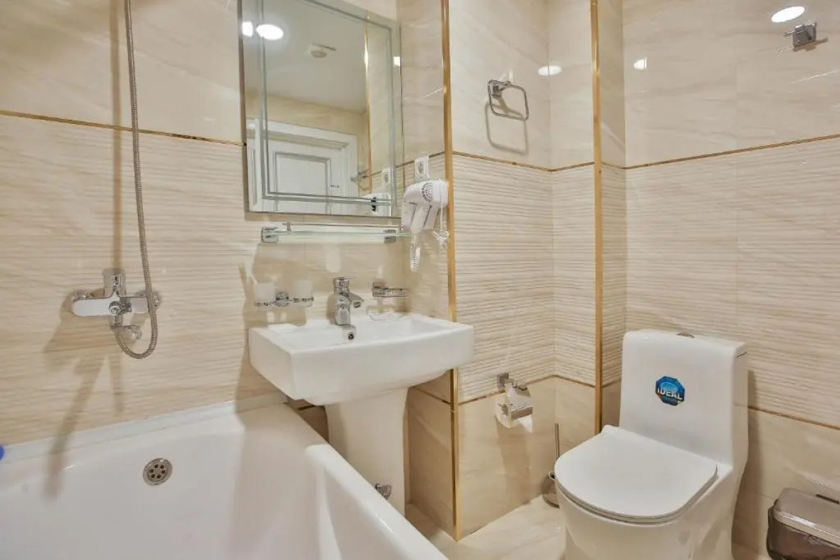 Отель Asian Plaza