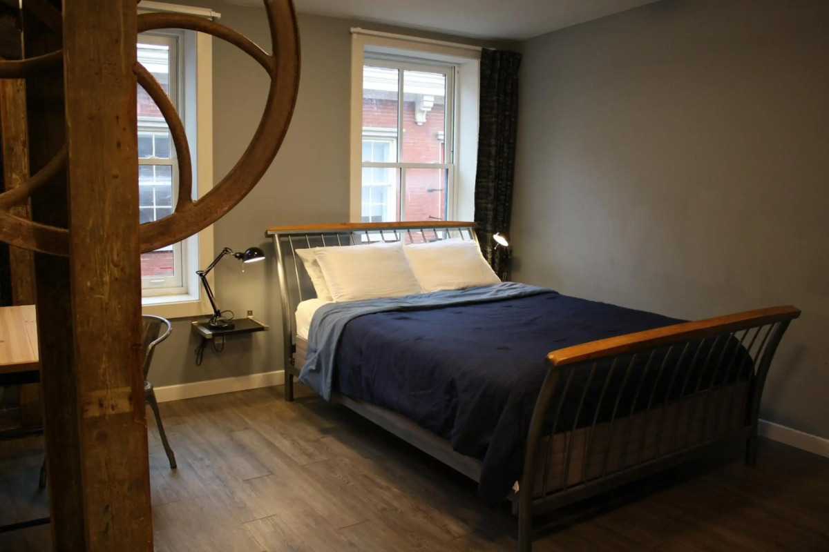 Apple Hostels
