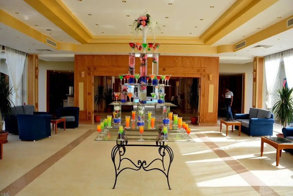 Hawaii Riviera Club Aqua Park - Families and Couples Only