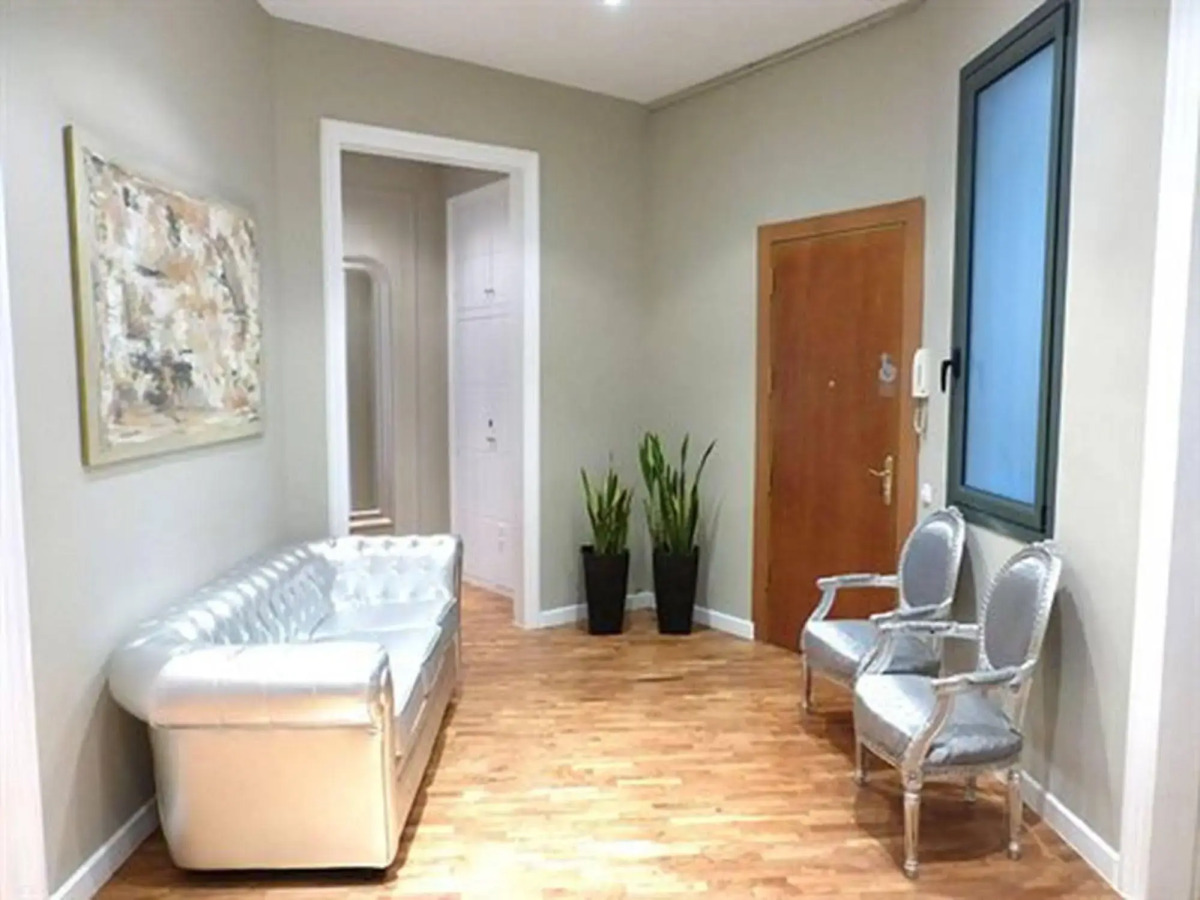 Super Balmes Guest House