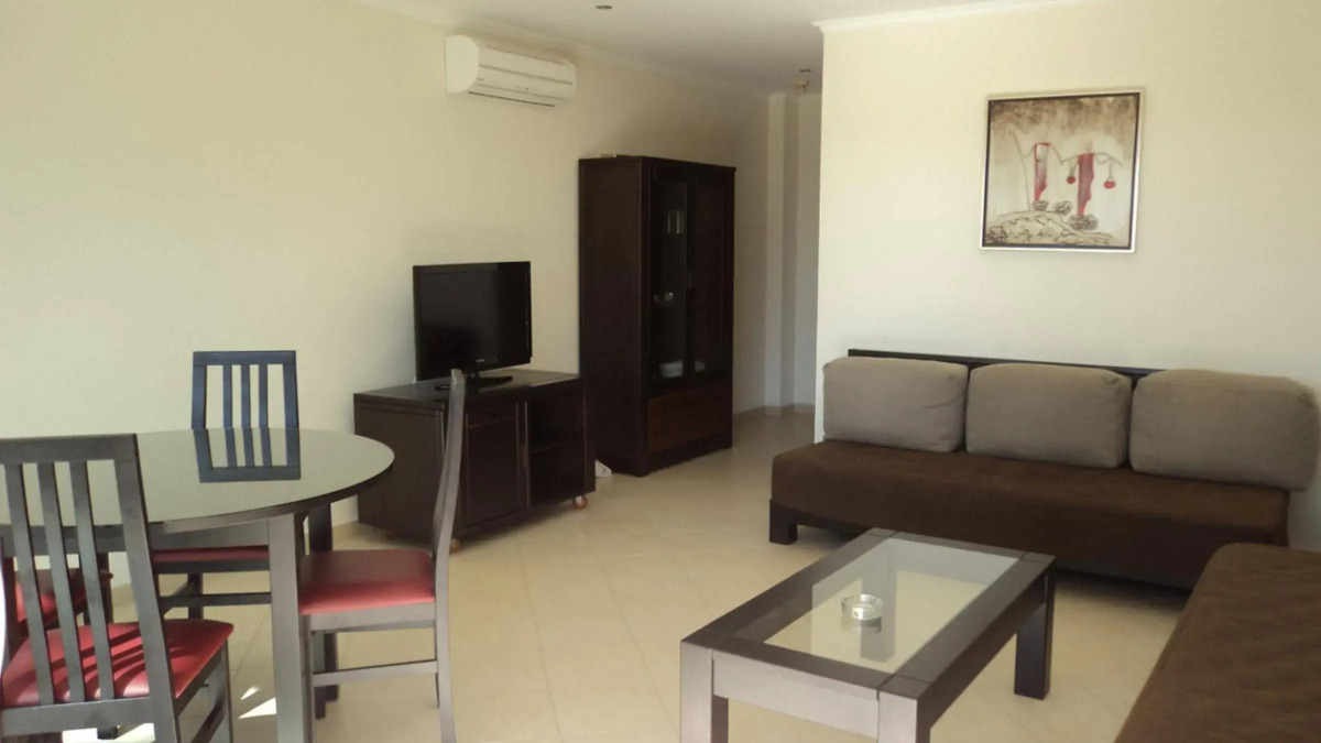 Parque Mourabel, Oasis Village, Pe do Lago