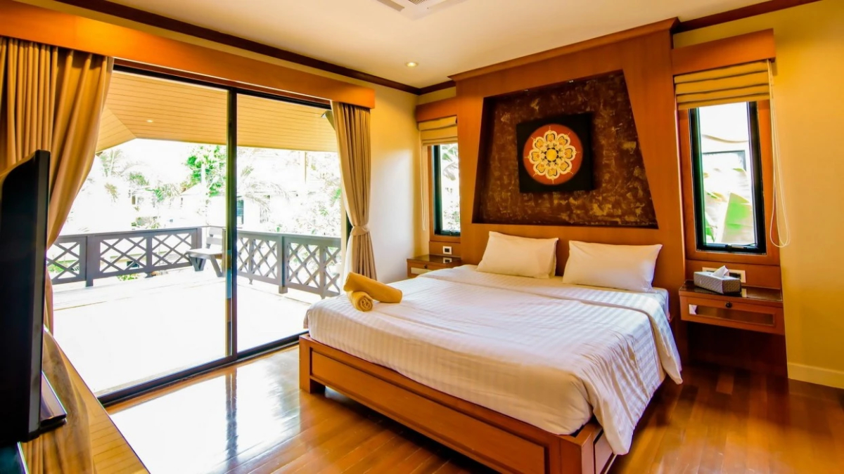 Dancenter Luxury Underwater World Pattaya