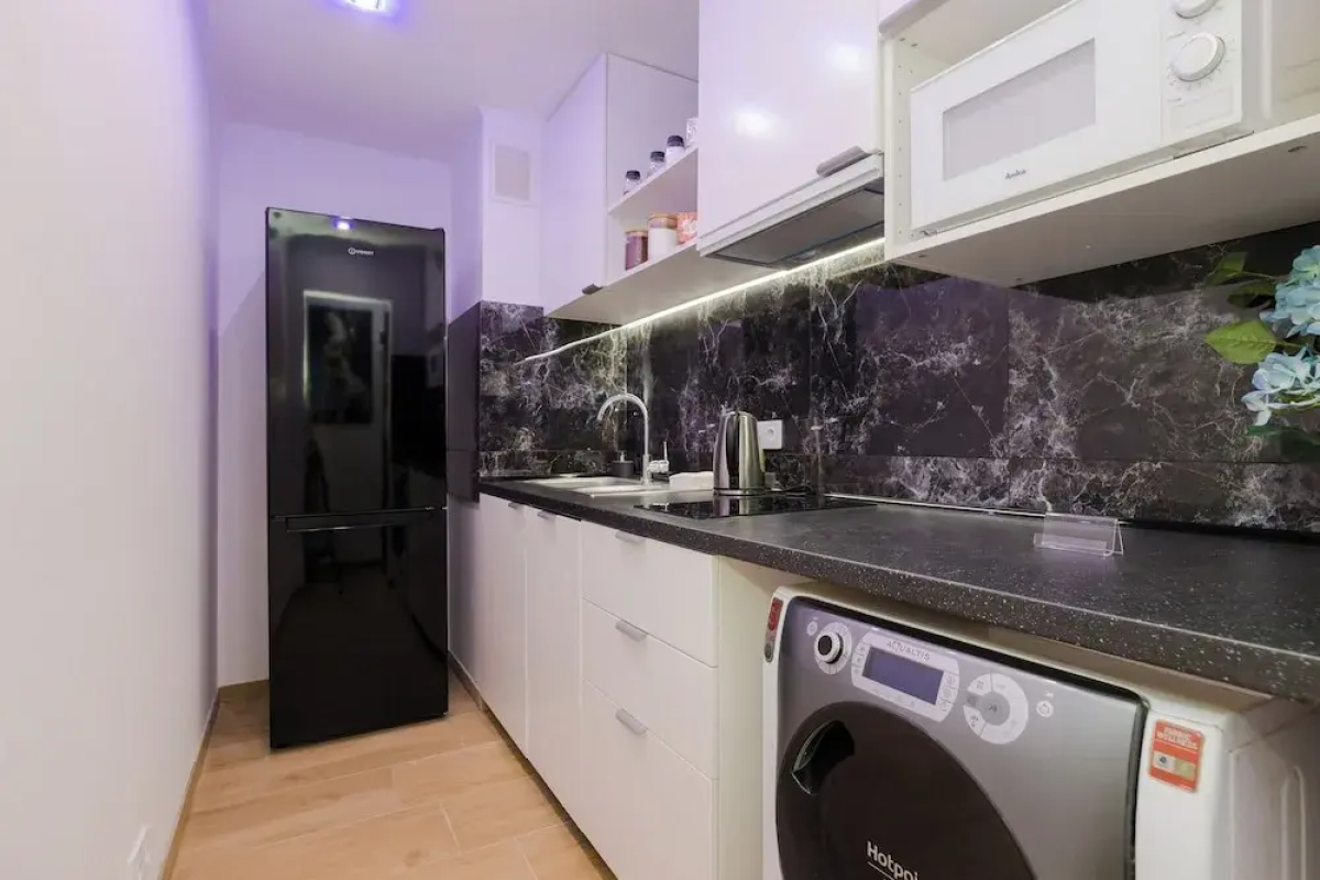 UNIT Warszawa Centrum Room by Metro Rondo ONZ