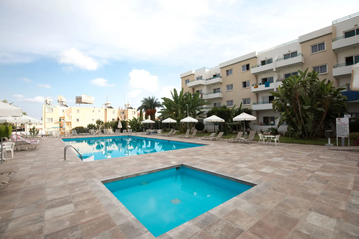 DebbieXenia Hotel Apartments