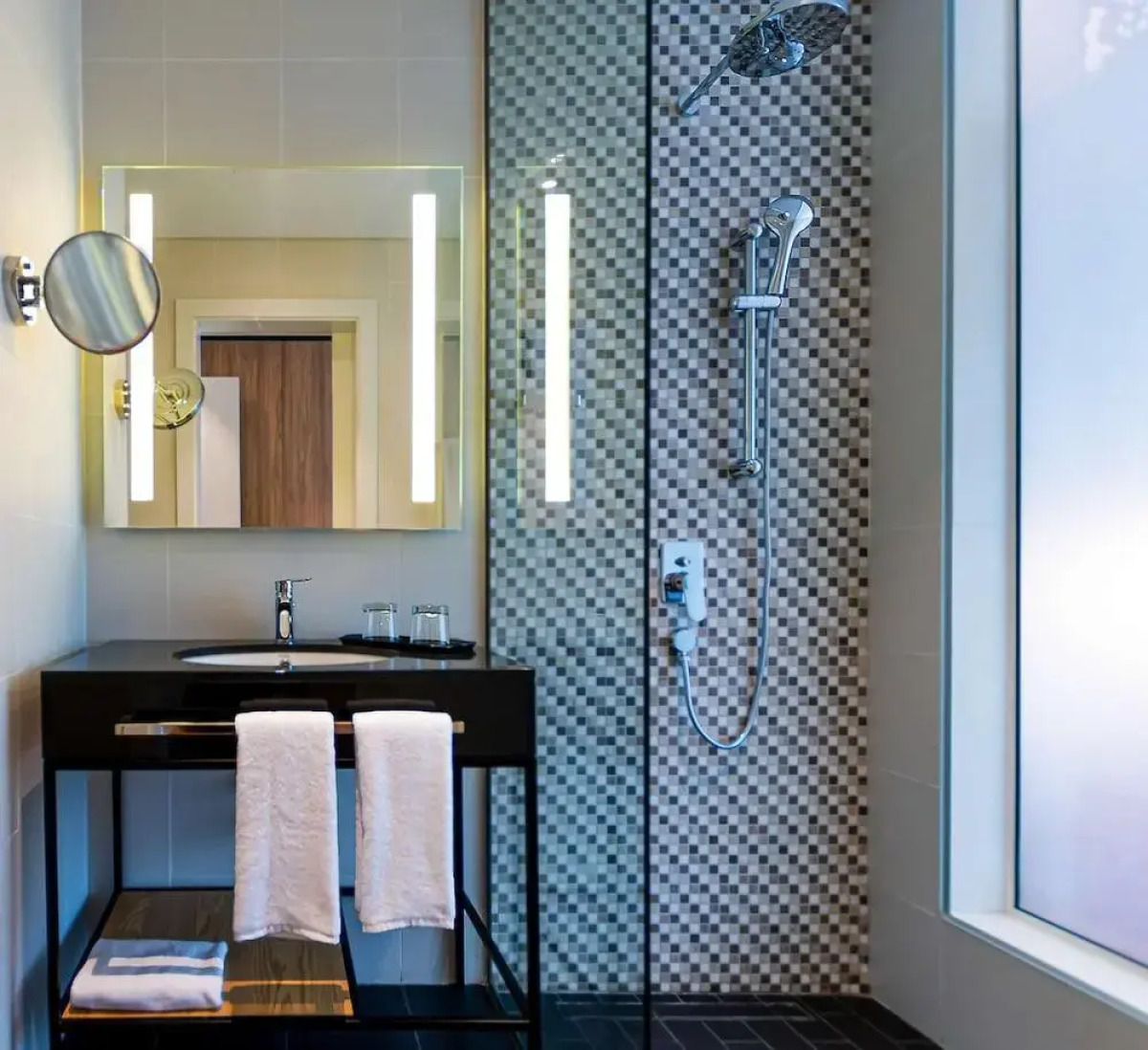 Отель IntercityHotel Dubai Jaddaf Waterfront