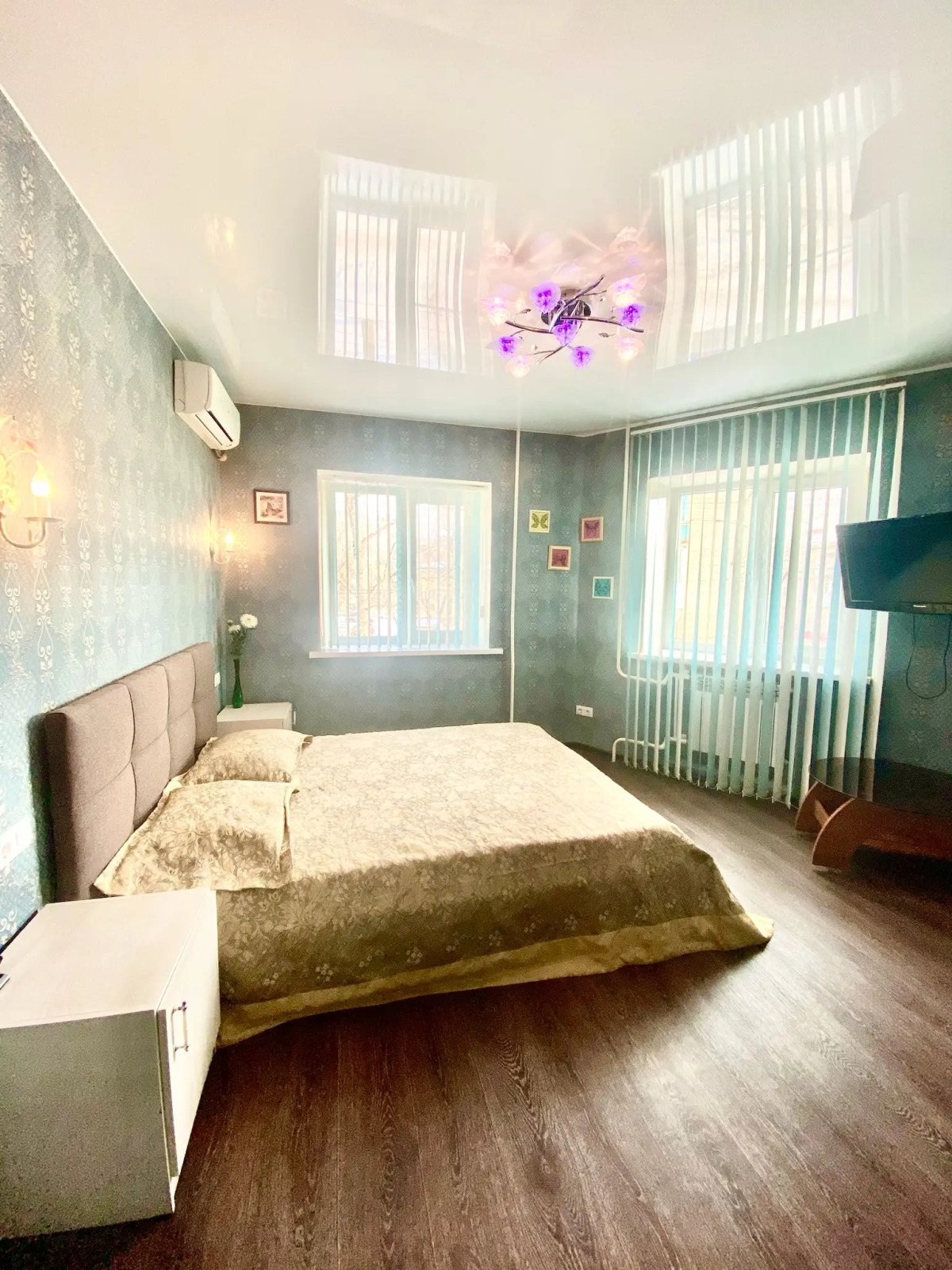 Двухкомнатная квартира на набережной