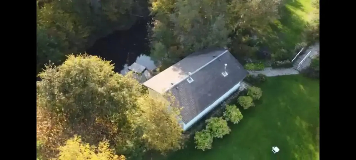 Частный дом Домик у воды