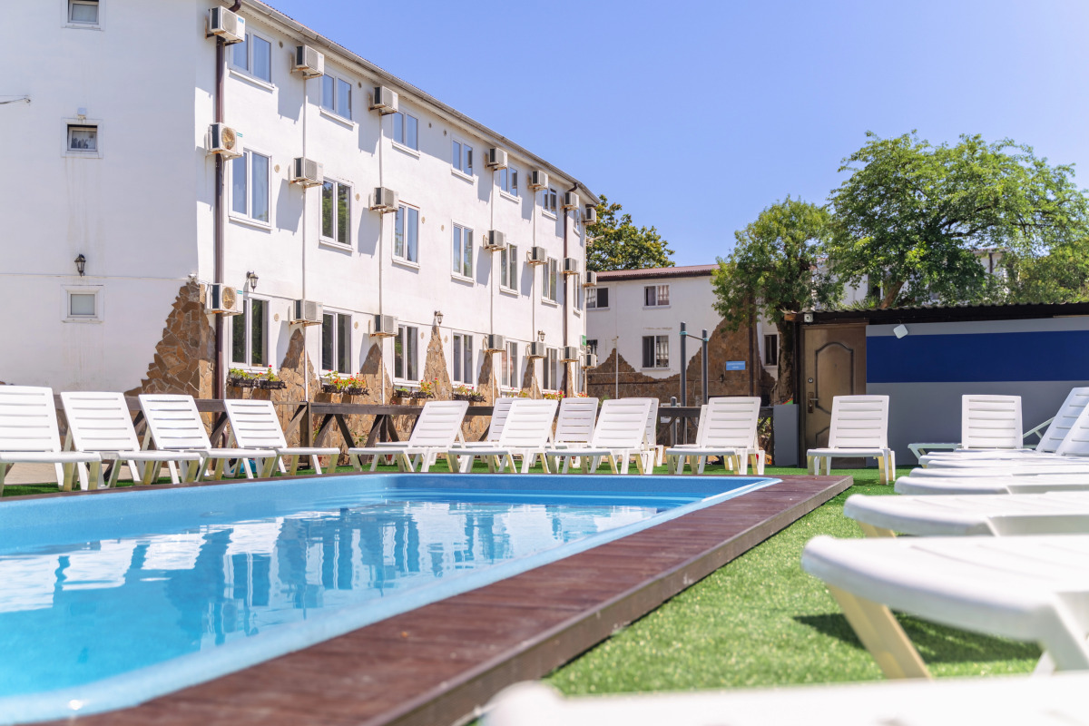 Отель Максим Парк-Лоо