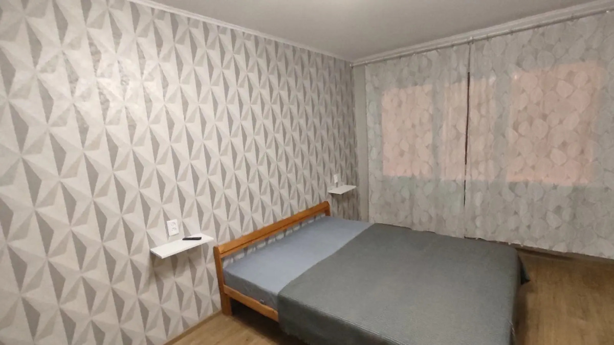 Квартира Двухкомнатная 50 лет Октября 33