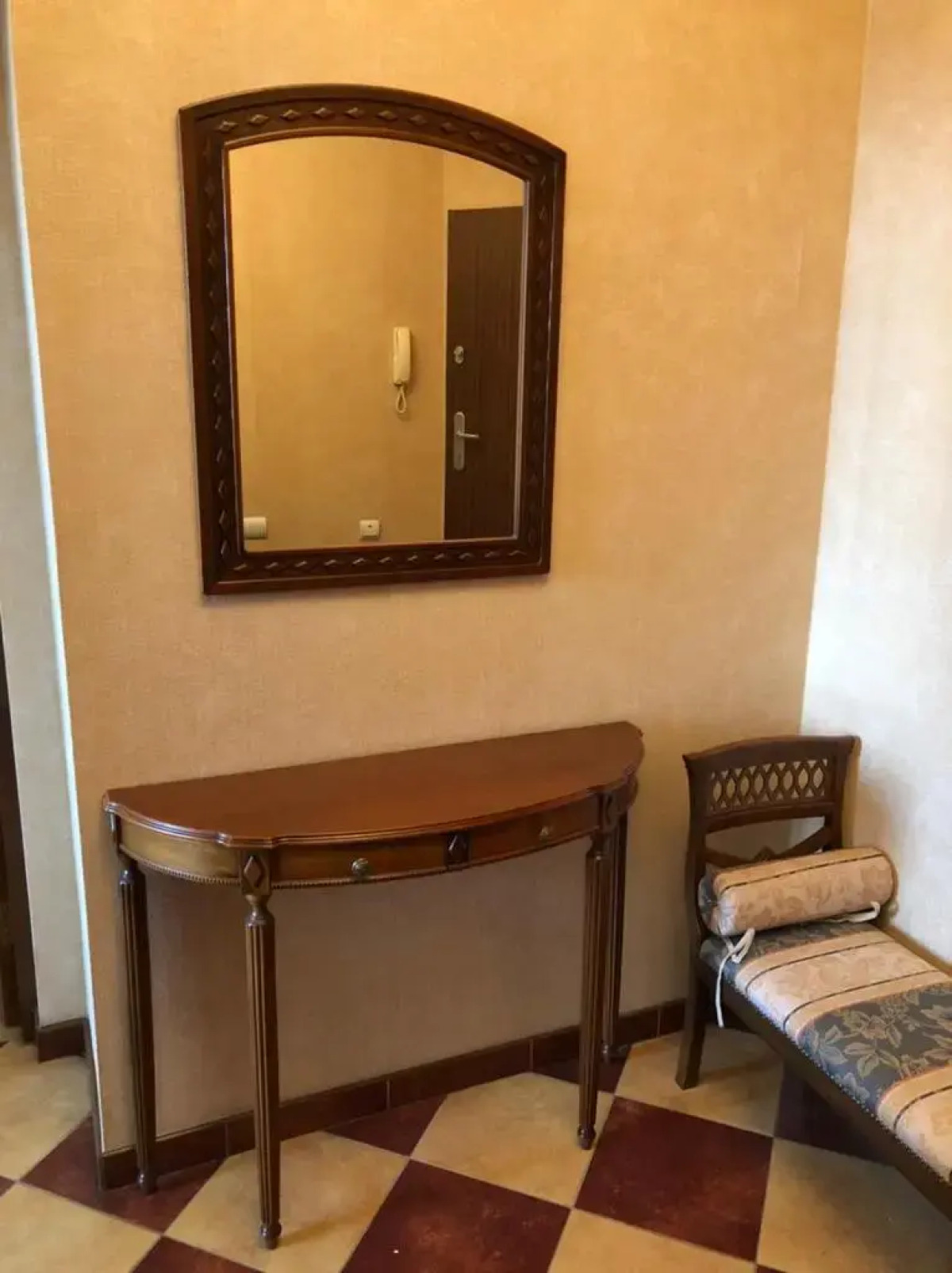 Апартаменты возле набережной и королевских ворот