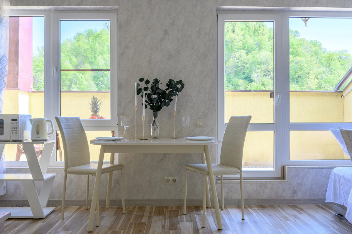 Студия с террасой и видом на горы. Кватро 150