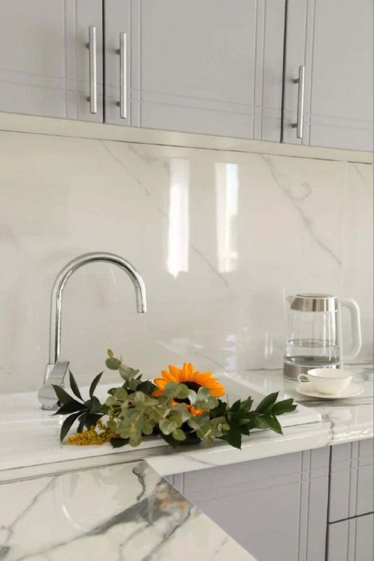 Квартира Flatirini с панорамными окнами в новом ЖК 1