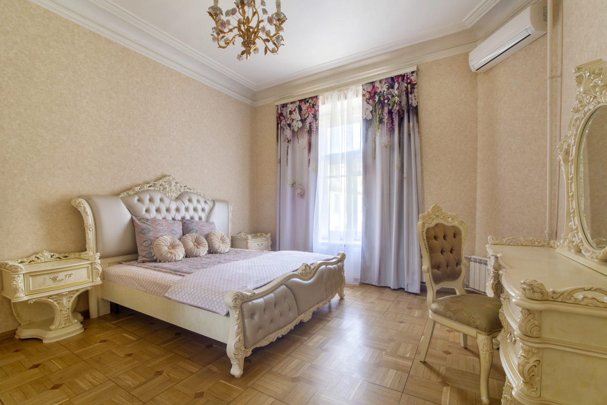 Квартира на Рубинштейна 4