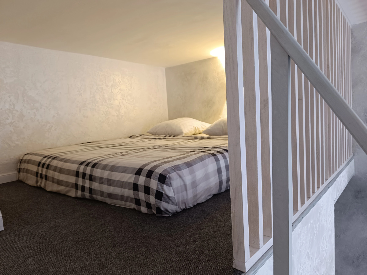 Квартира Двухуровневая в центре возле набережной