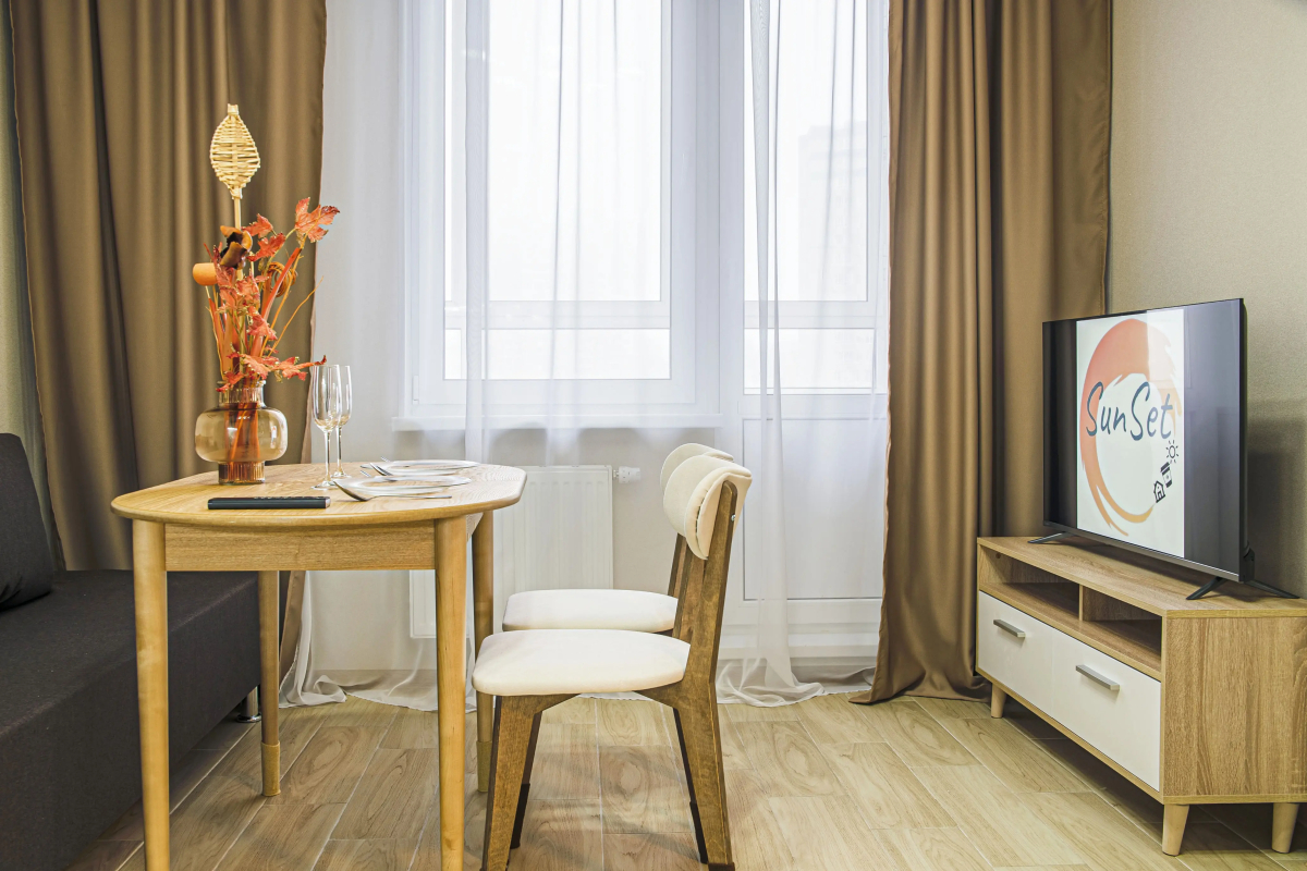 Апартаменты SunSet Чазова 2