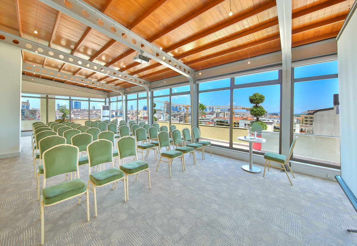 Отель Ramada By Wyndham Istanbul Taksim