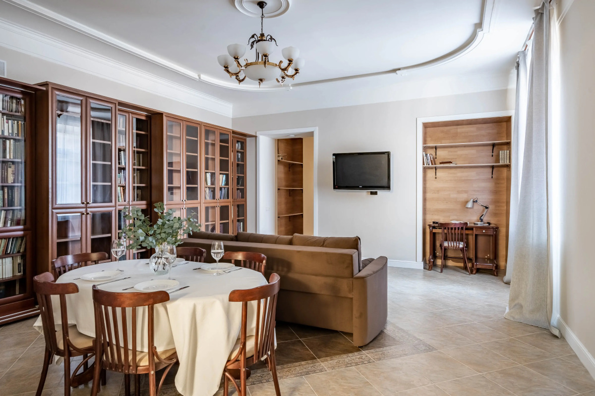 Квартира писателя в центре Петербурга с бесплатной парковкой