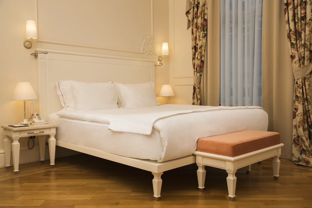 Отель Corinne Art & Boutique