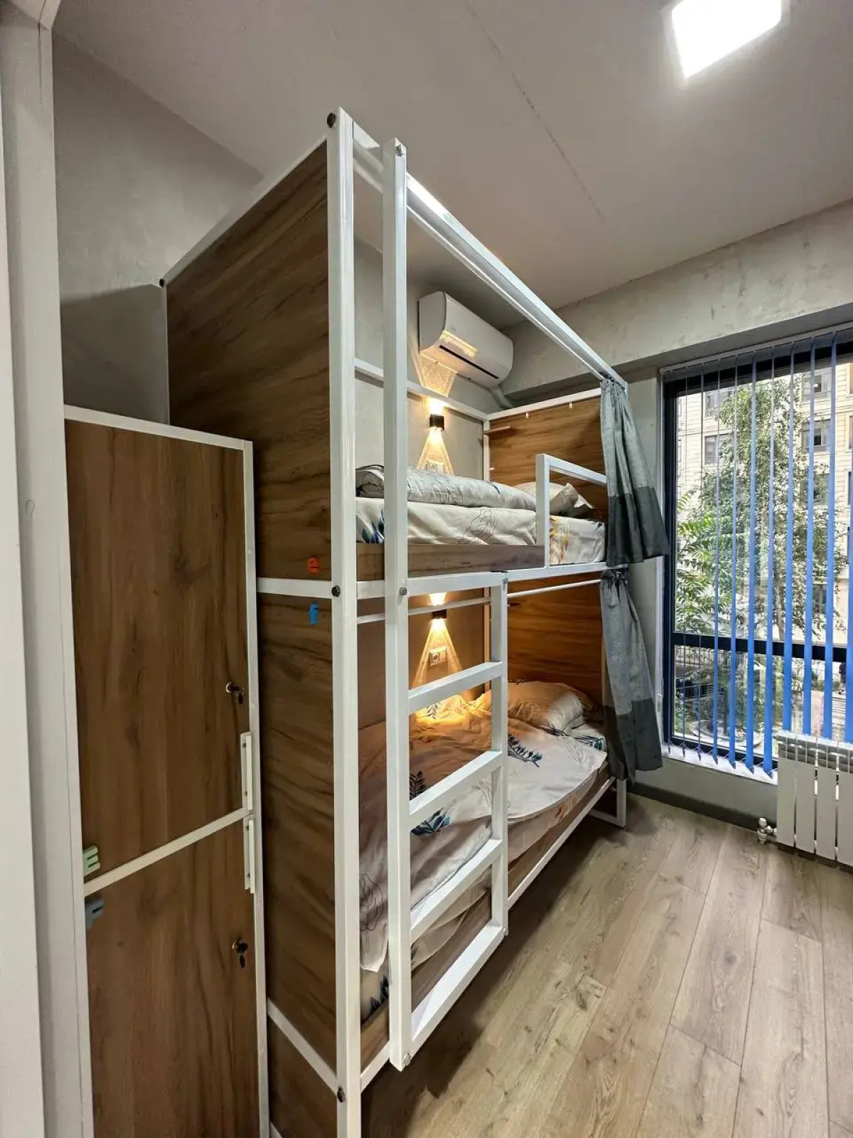 Хостел izzzi hostel Bishkek