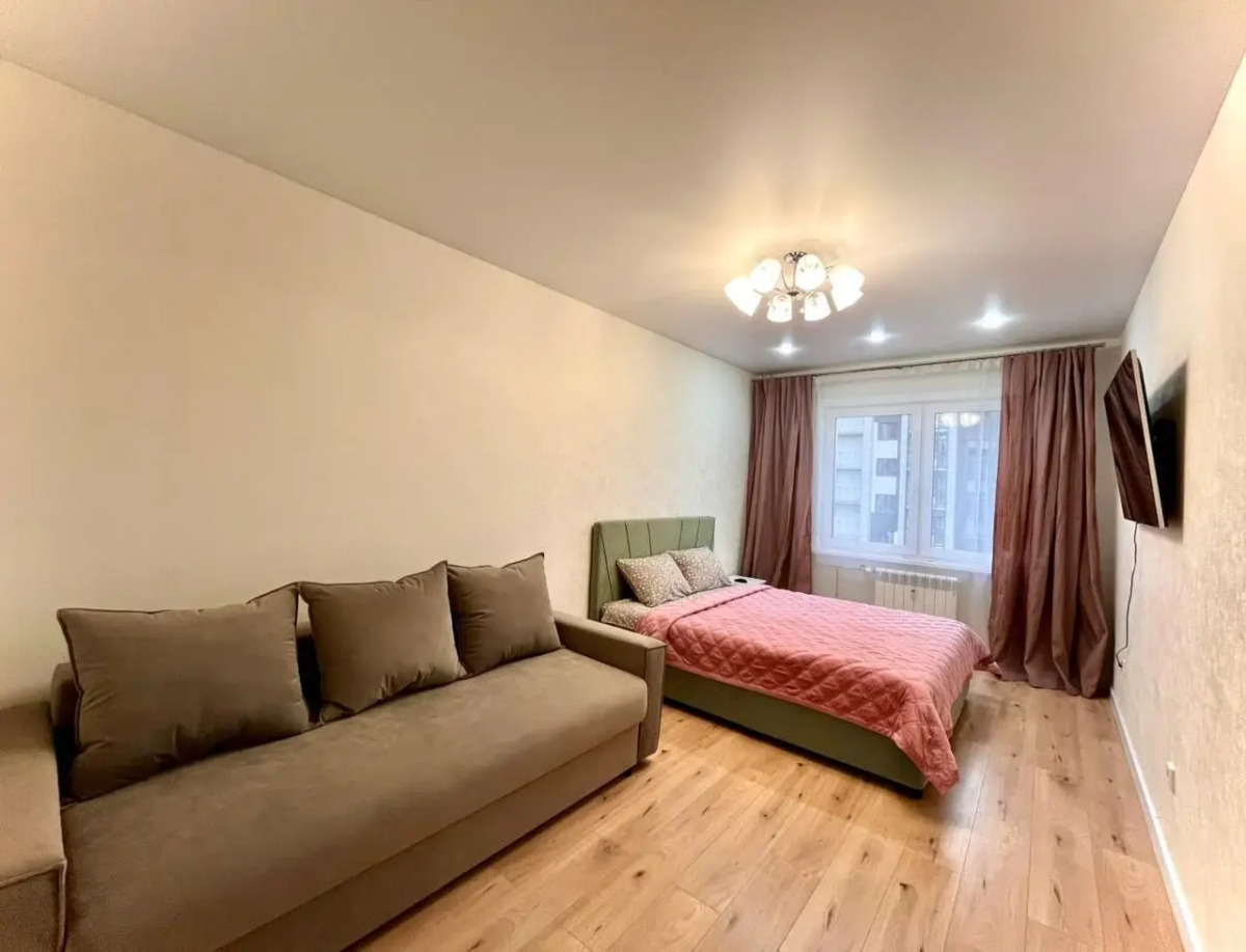 Квартира Просторная 2Комнатная Рядом с Аэропортом на Гусарской