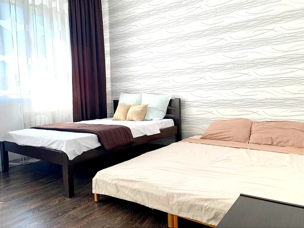 Апартаменты в центре с видом на пруд