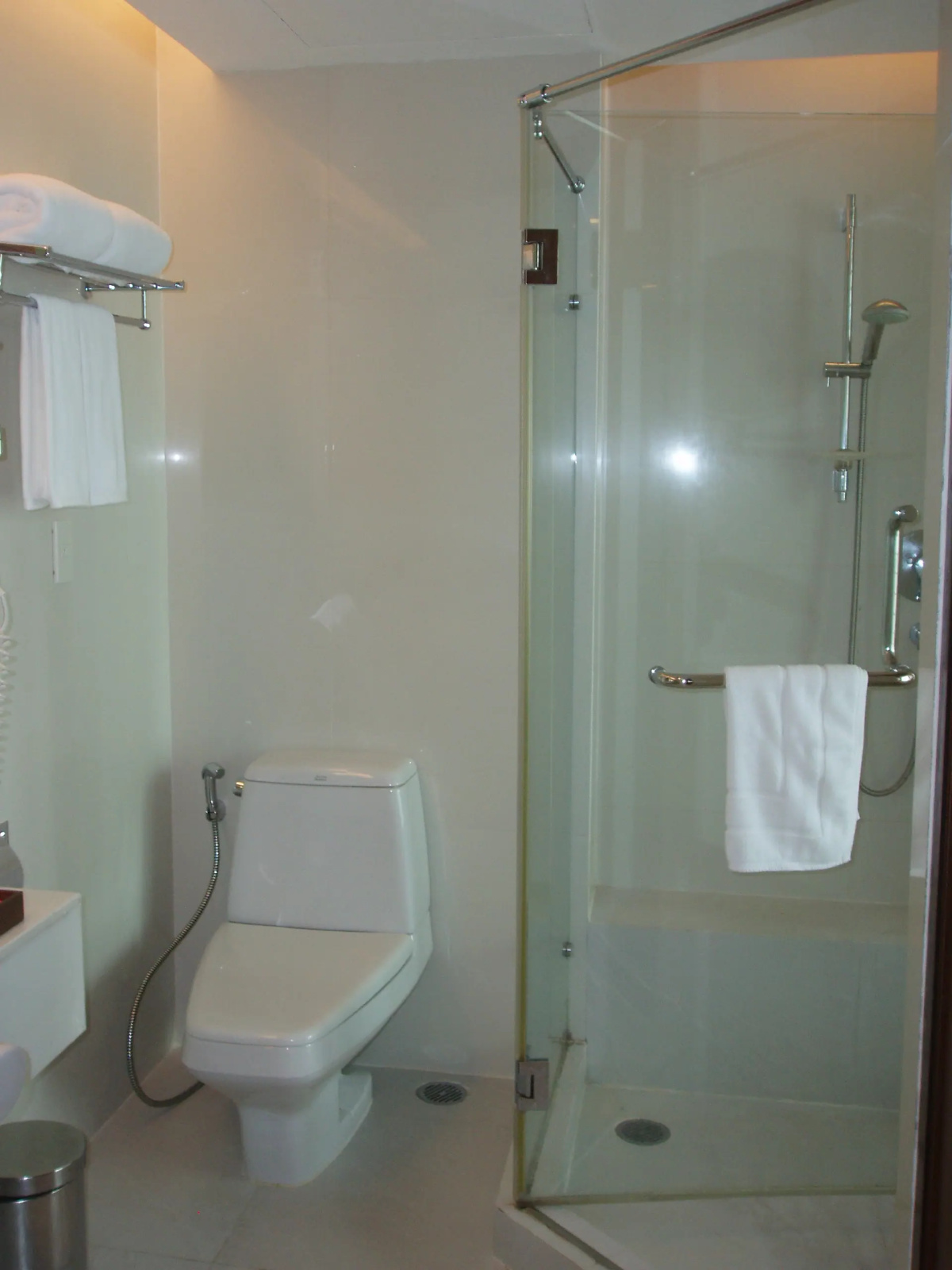 Отель Sacha's Hotel Uno