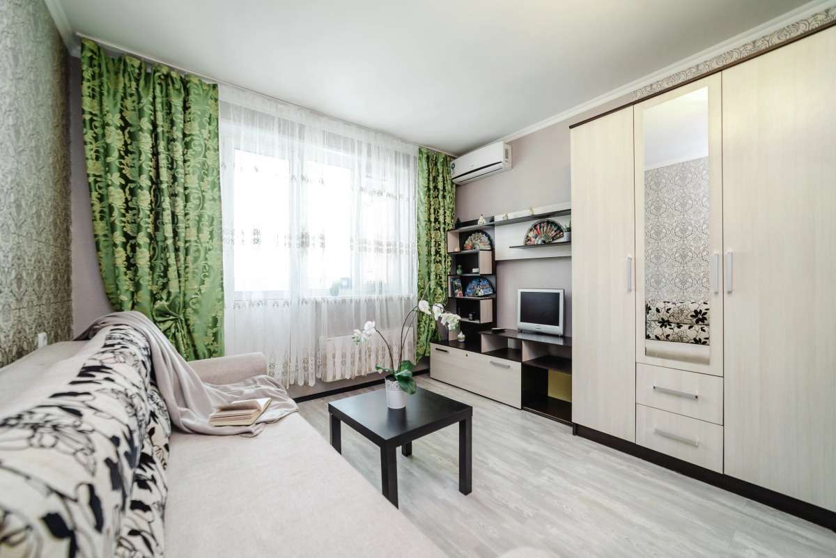 Апартаменты у метро с видом на писательский городок