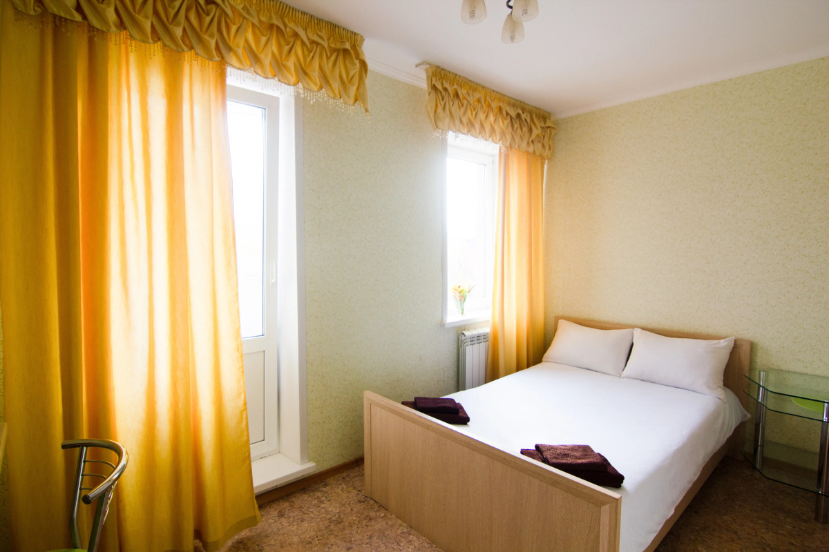 Апартаменты Золотой Шар на Революционной 3