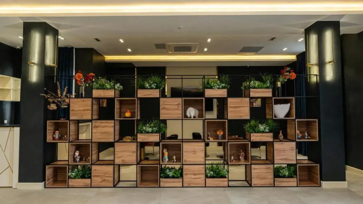 Отель Garnet Mir