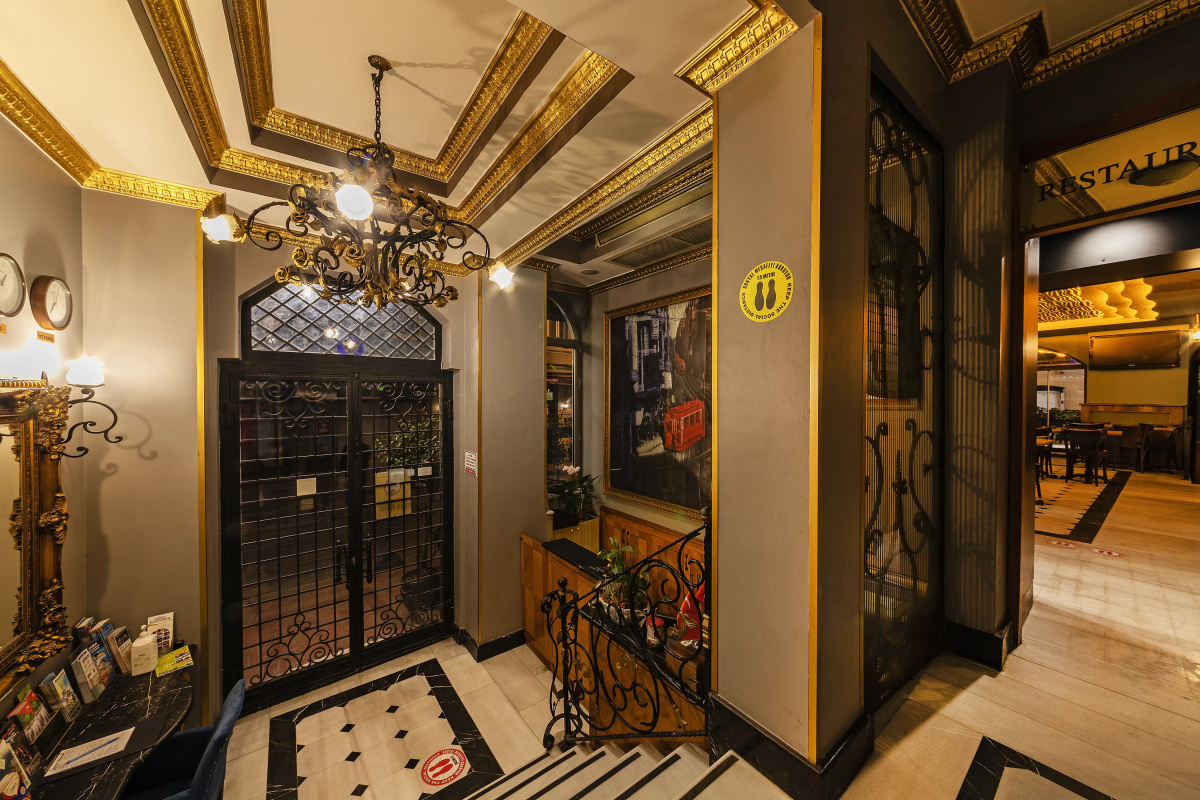 Santa Ottoman Hotel