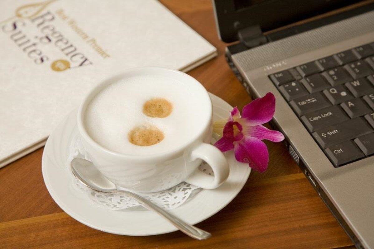 Отель Glk Premier Regency Suites & Spa