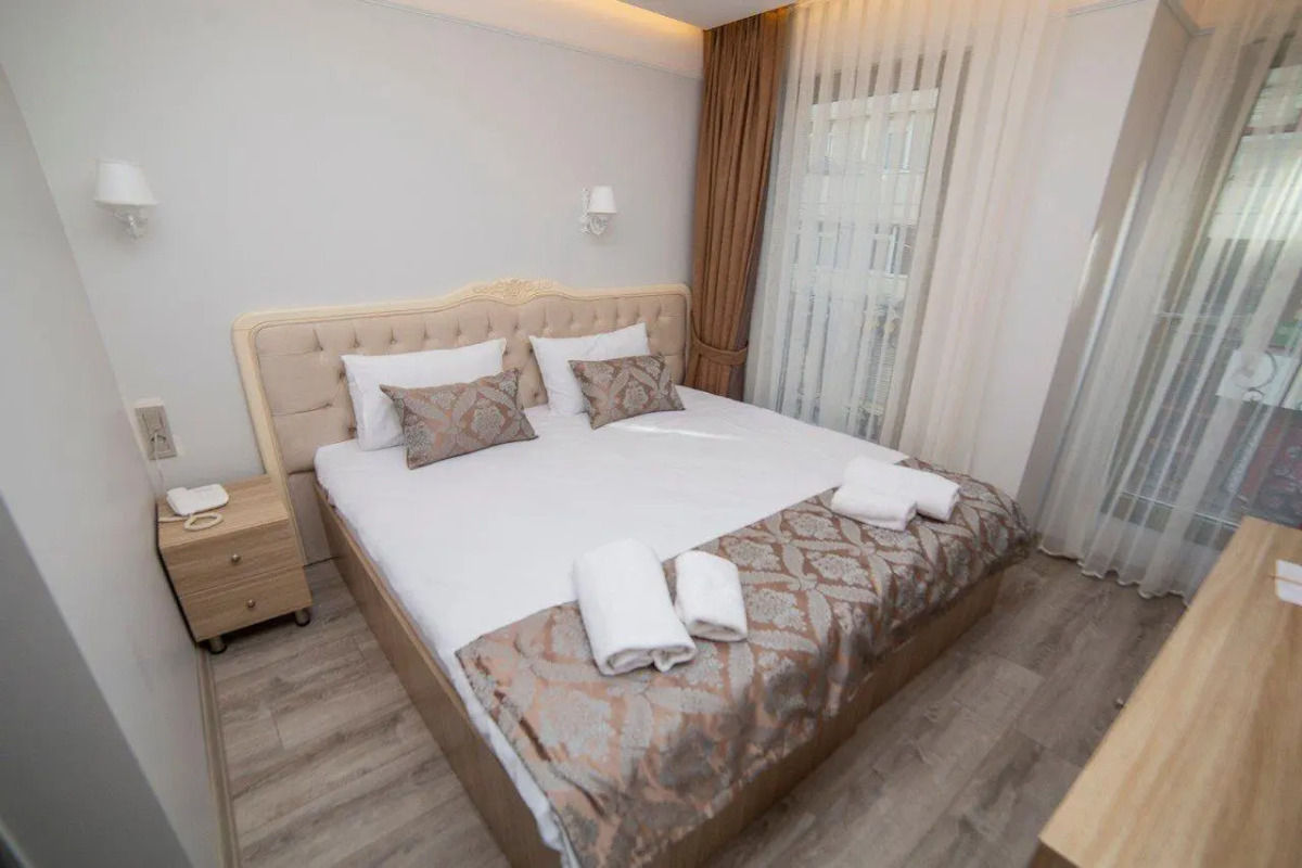 Отель HHK Hotel Downtown