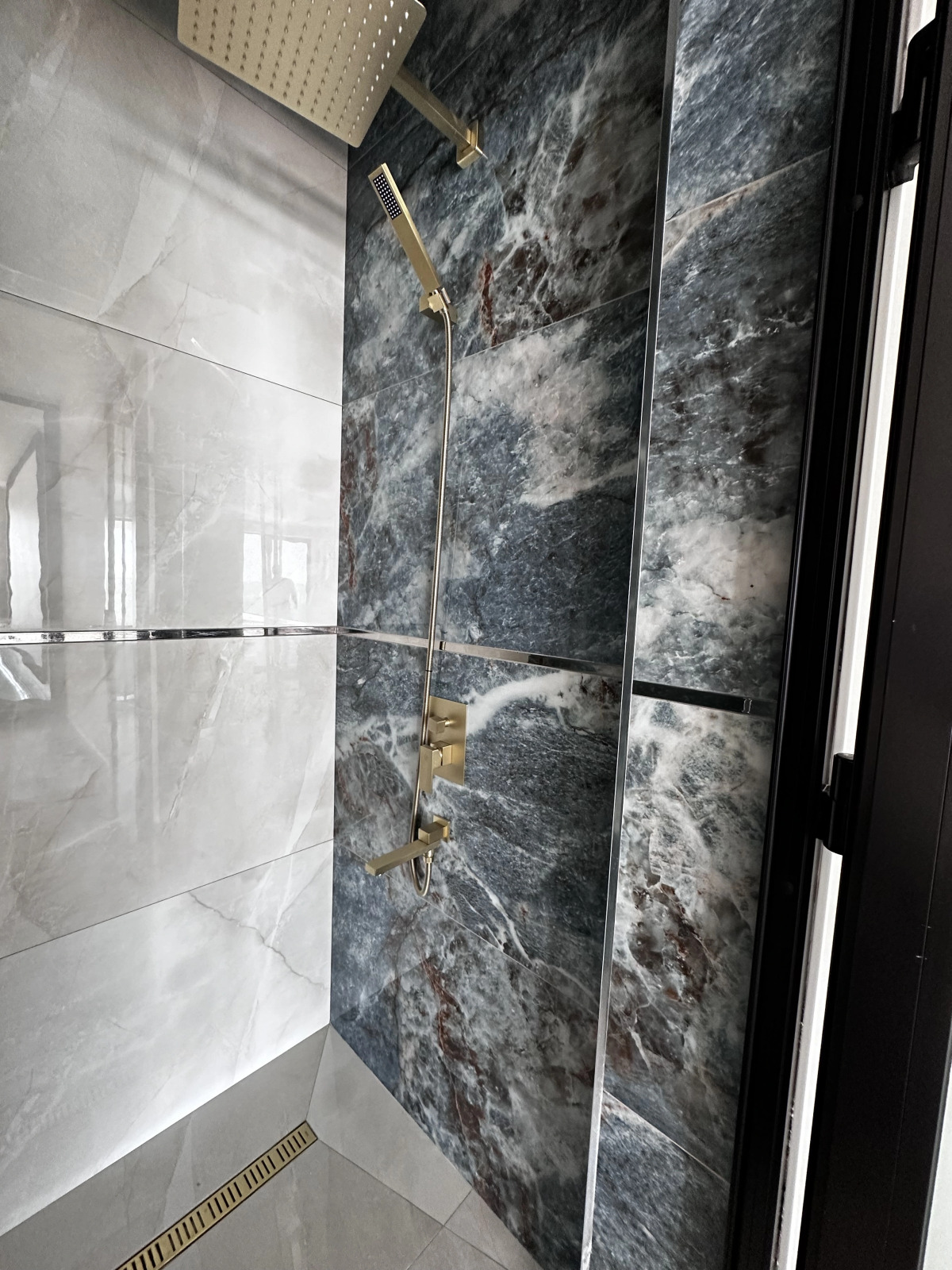 Отель Ревивал