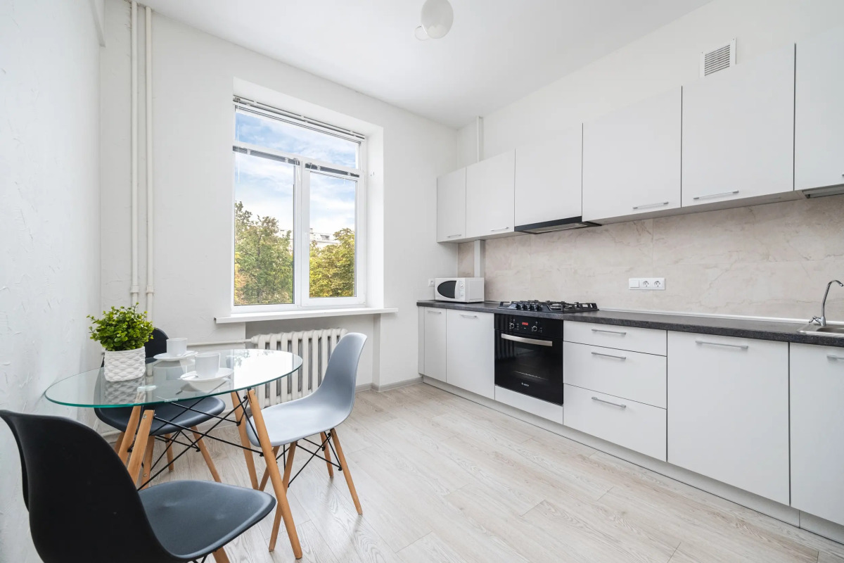 Апартаменты с видом на Октябрьской Площади