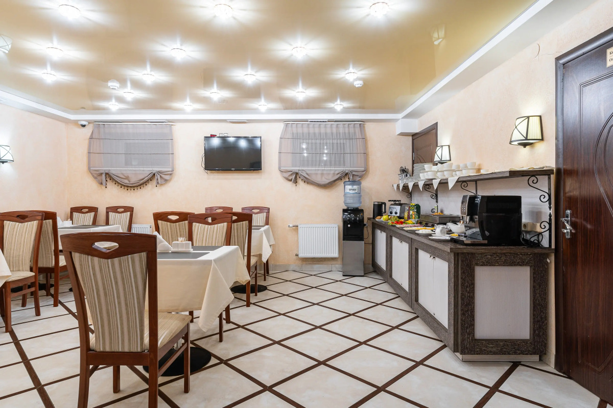 Отель Губернский