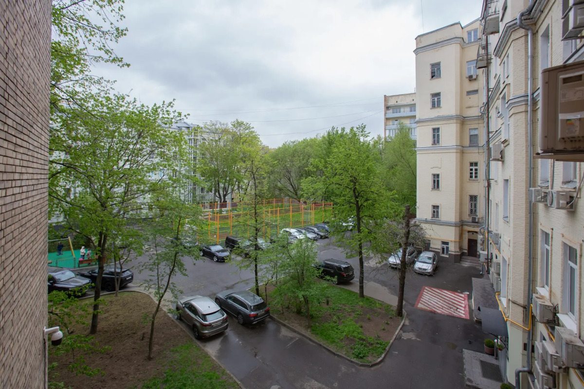 Квартира на Бронной у Патриарших Прудов