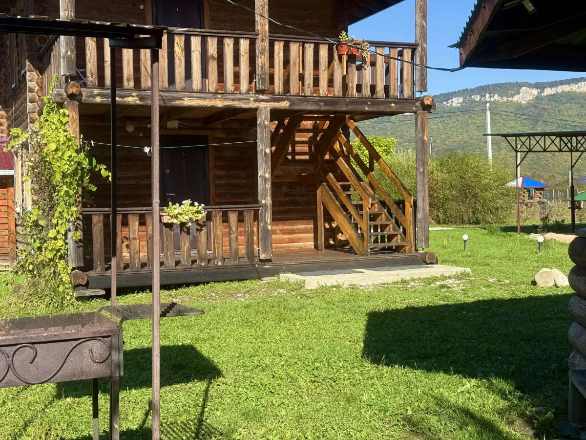 Thach from Travel Hotels Entourage