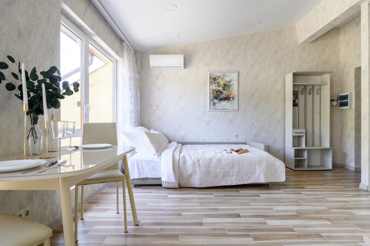 Студия с террасой и видом на горы. Кватро 150