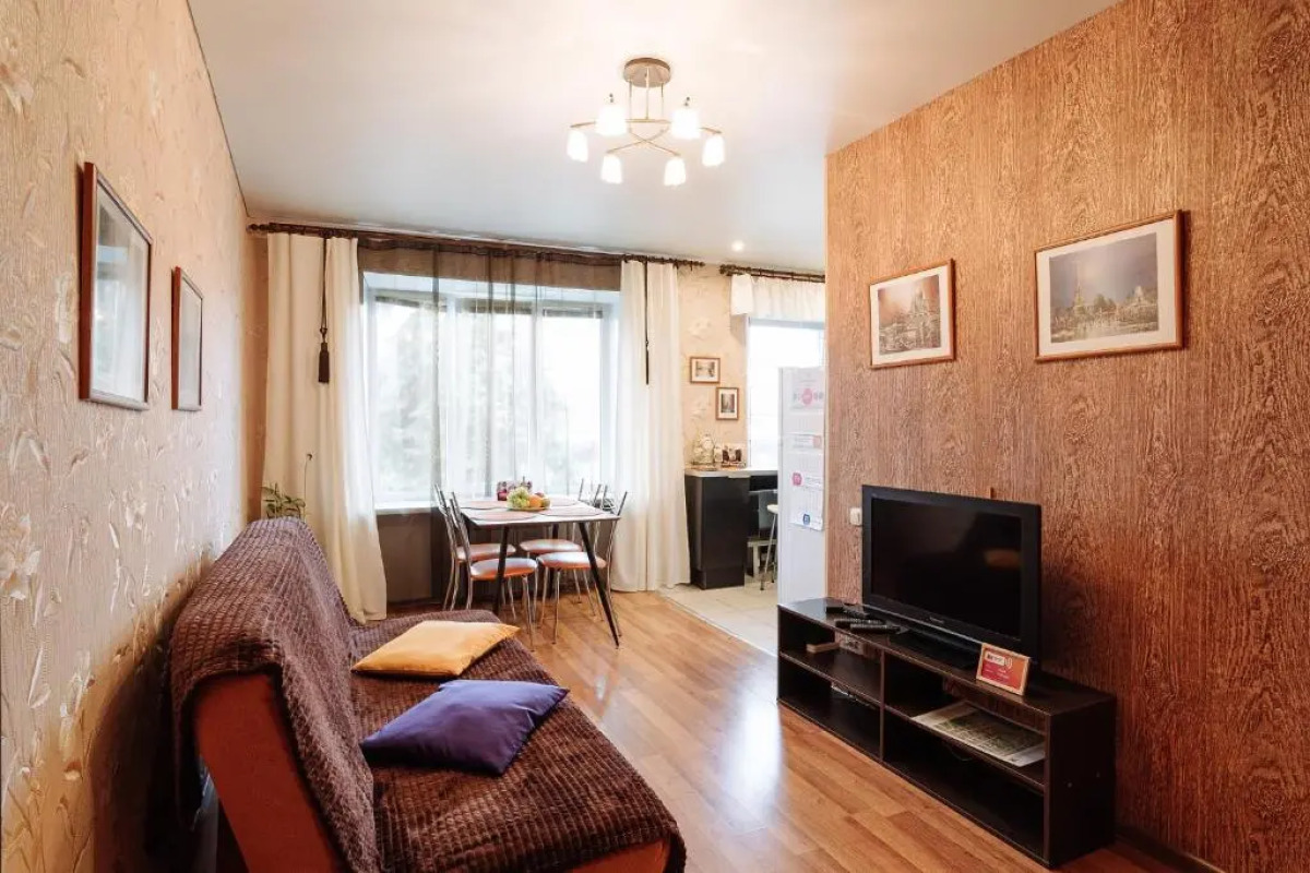 Апартаменты 9 ночей Ленина 15 №2