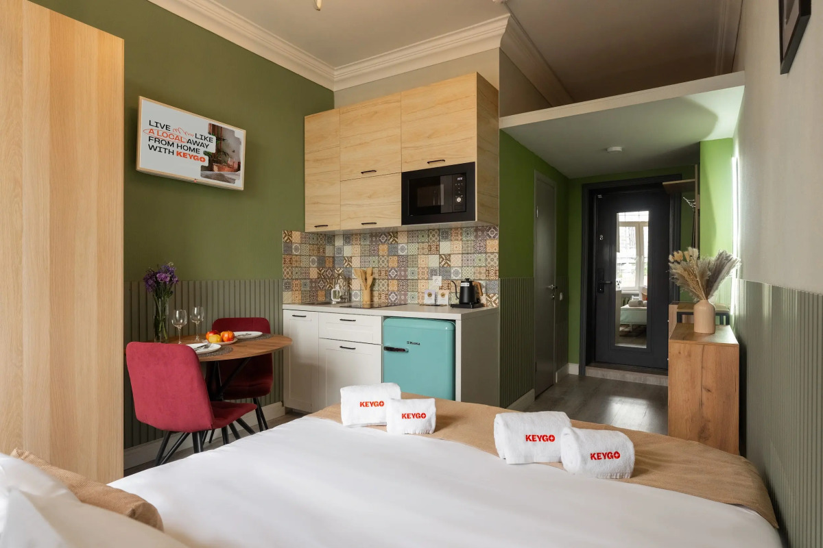 Апартаменты KeyGo #1010 Студия рядом с метро Окружная