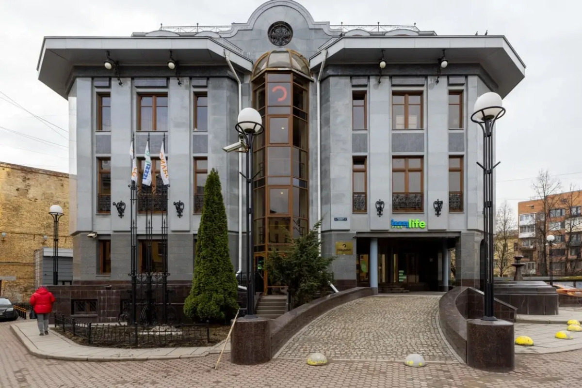 Комплекс апартаментов "izzzi life vibe"