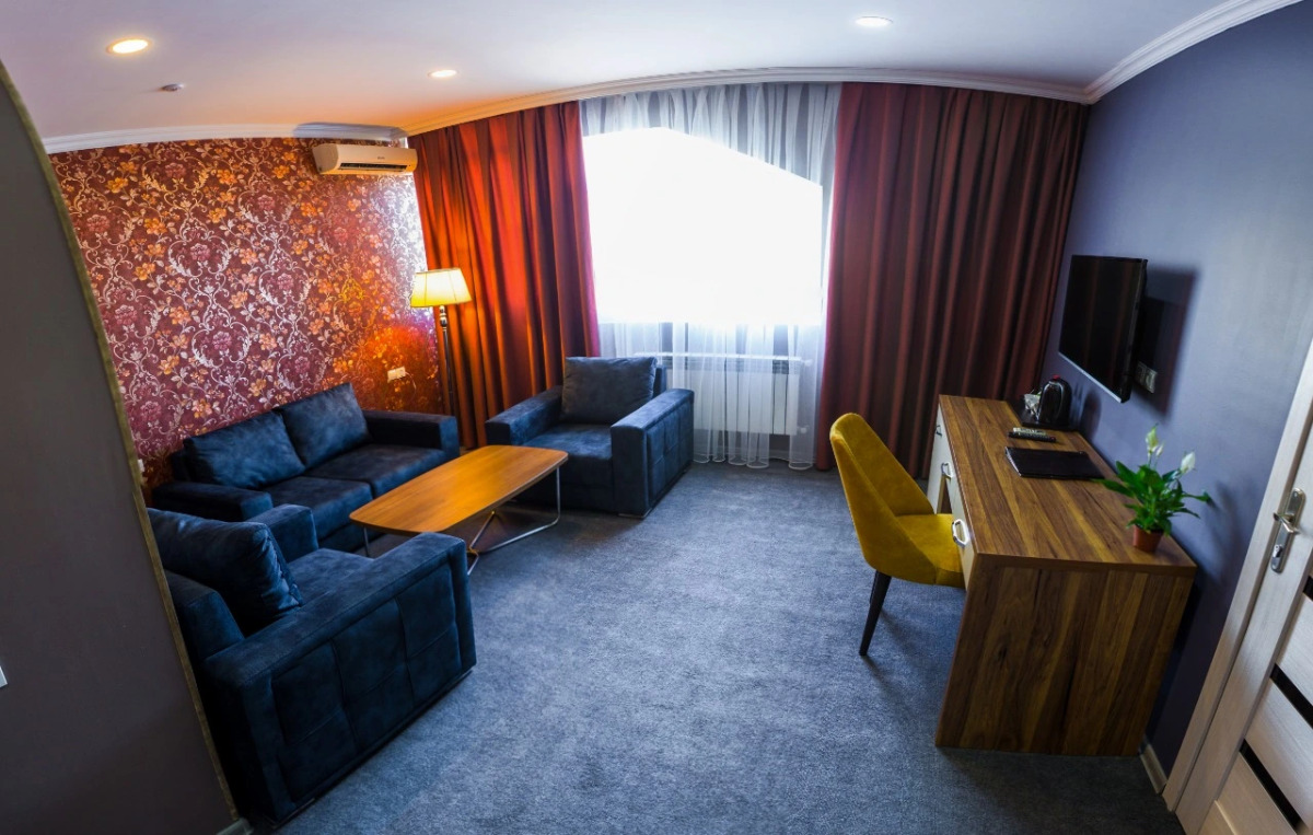 Отель Square Inn