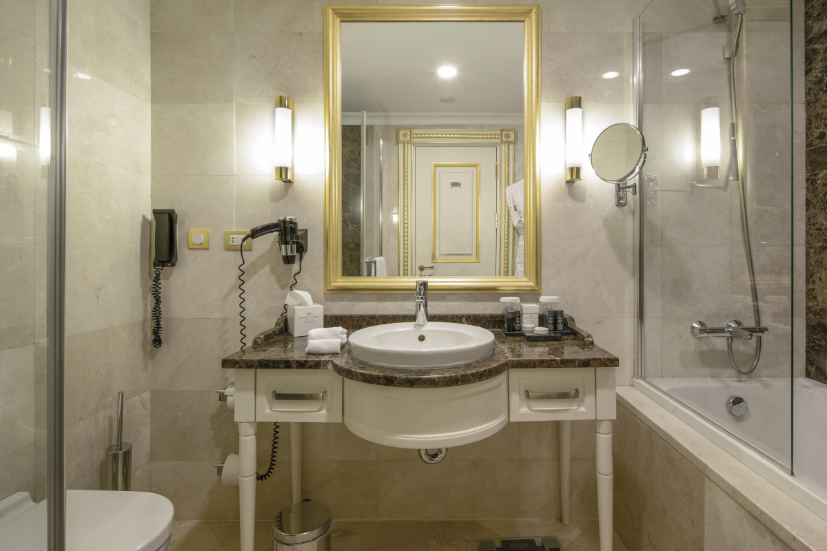 Crowne Plaza Hotel Istanbul - Asia, an IHG Hotel