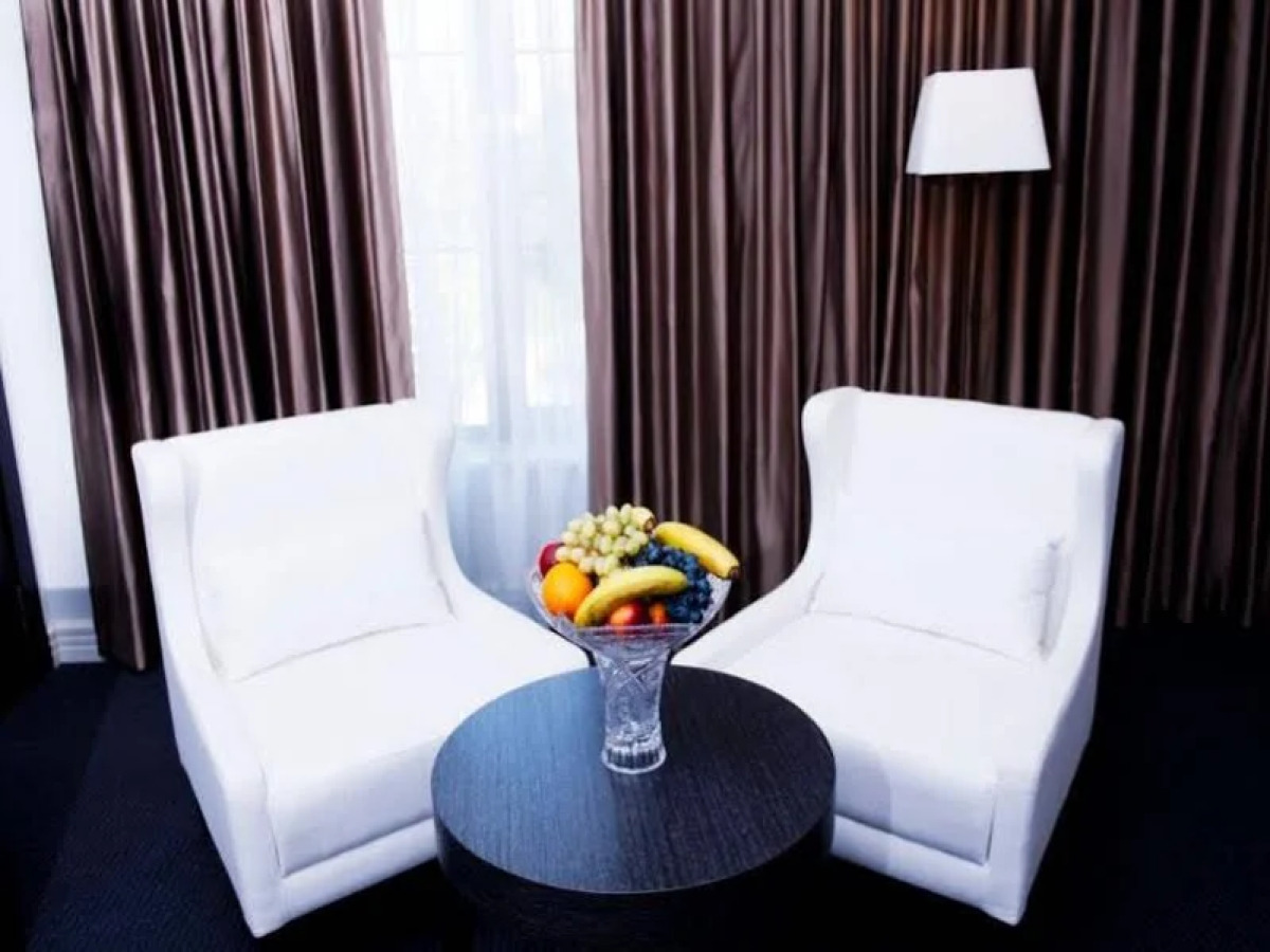 Отель Ambassador