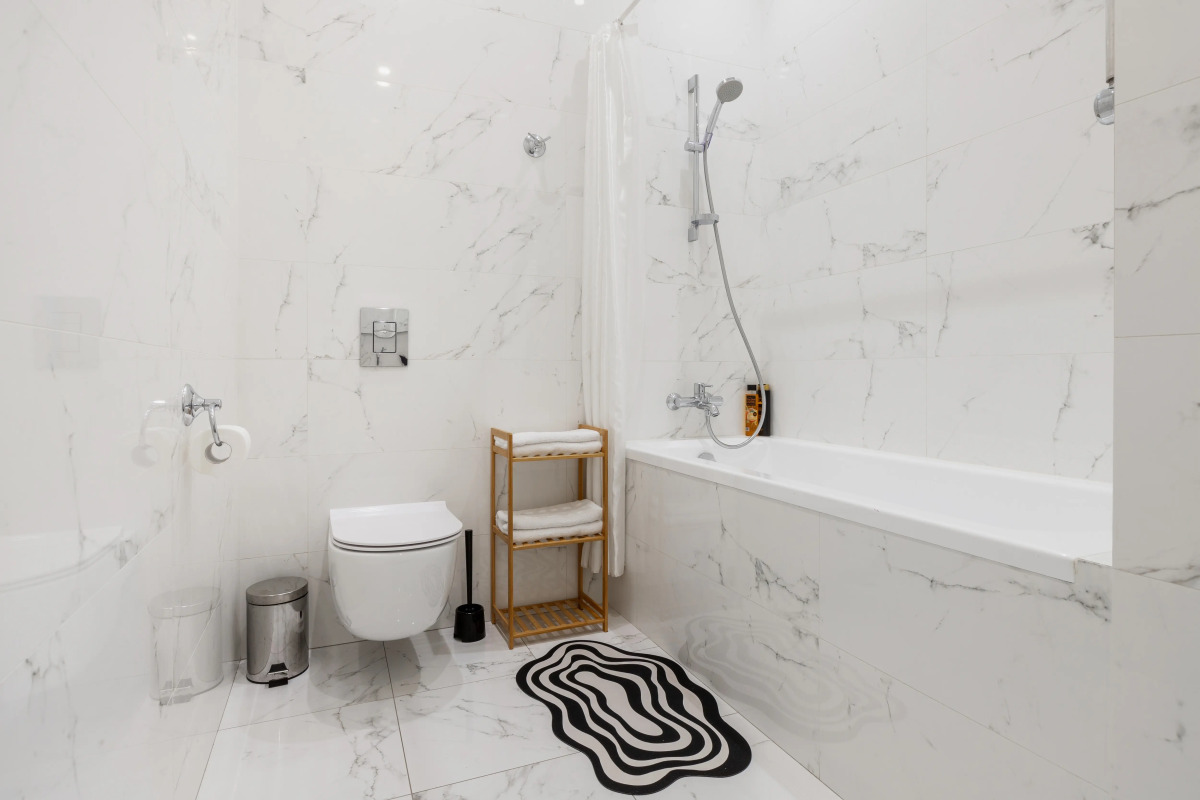 Апартаменты 4-комнатные HomeApart К.Маркса, 30